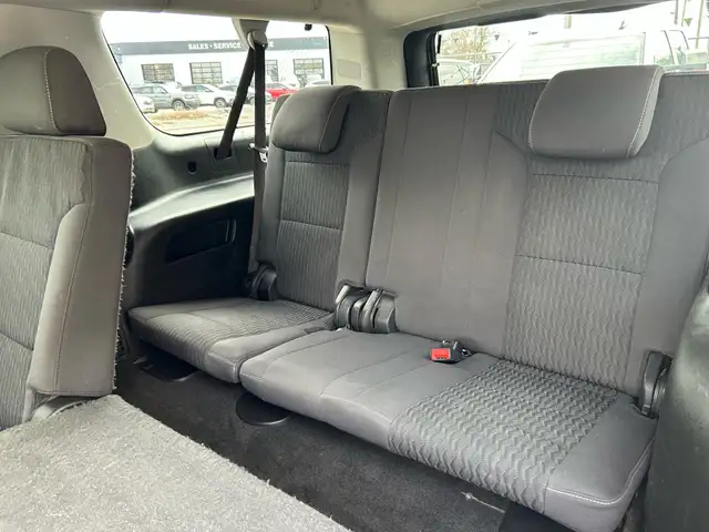 2018 Chevrolet Suburban 4WD 4dr 1500 LS - Photo 17