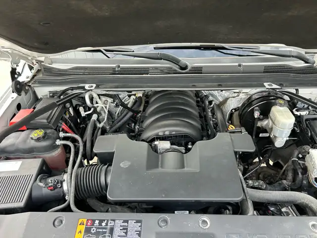 2018 Chevrolet Suburban 4WD 4dr 1500 LS - Photo 19