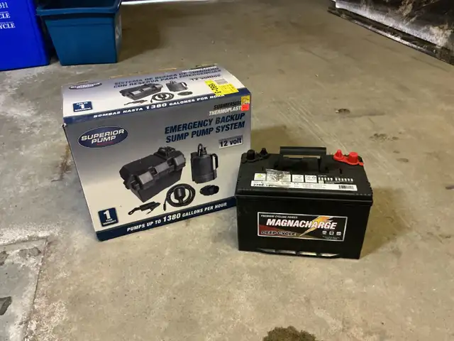 Battery back up sump pump