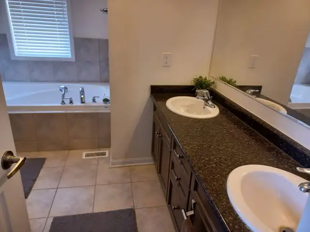 3 BR 2.5 Bath House available for 1 month , May 2026 - Photo 8