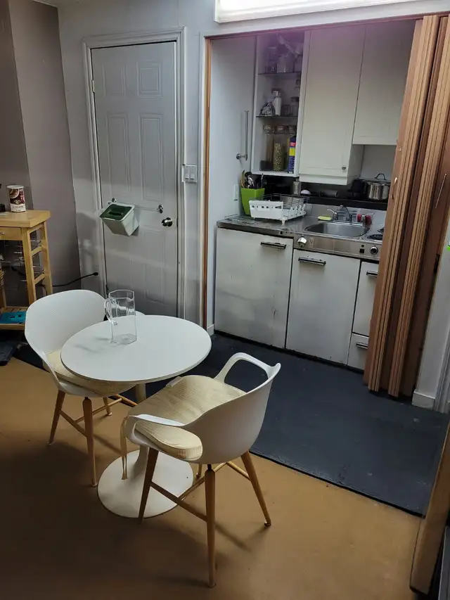 Logement demi sous-sol à louer