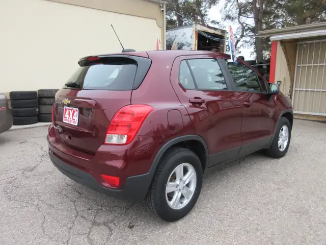 2017 Chevrolet Trax LS - Photo 11