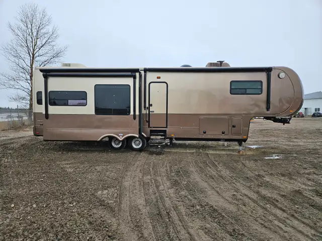 2014 Dynamax 3650RE T/A 36 Ft Fifth Wheel Trilogy - Photo 5