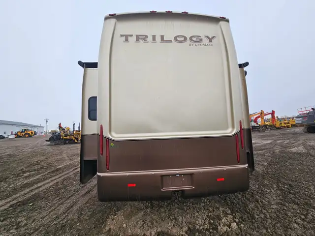 2014 Dynamax 3650RE T/A 36 Ft Fifth Wheel Trilogy - Photo 8