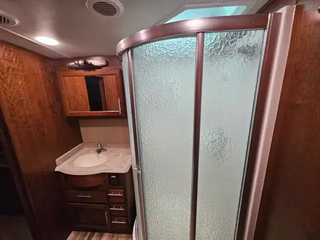 2014 Dynamax 3650RE T/A 36 Ft Fifth Wheel Trilogy - Photo 17
