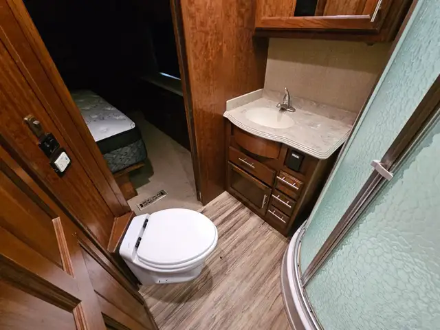 2014 Dynamax 3650RE T/A 36 Ft Fifth Wheel Trilogy - Photo 18