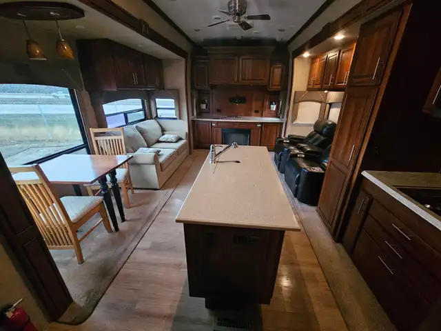 2014 Dynamax 3650RE T/A 36 Ft Fifth Wheel Trilogy - Photo 19