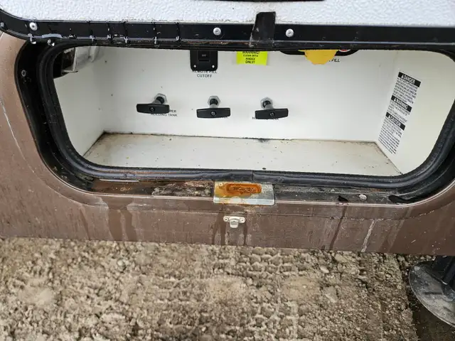 2014 Dynamax 3650RE T/A 36 Ft Fifth Wheel Trilogy - Photo 36