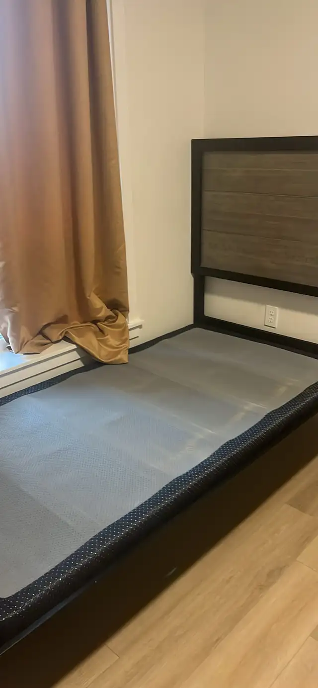 bed with matress