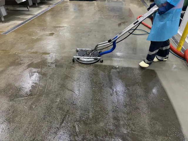 cleaning services - Photo 2