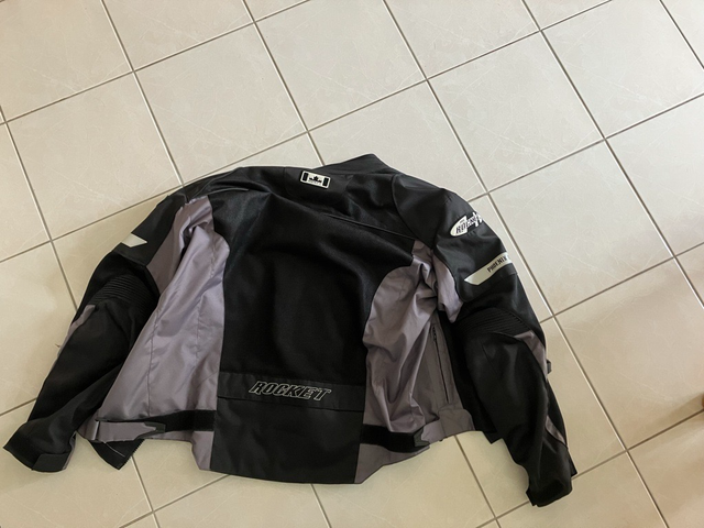 Motorcycle jackets, 1 Joe Rocket and 1 leather - Photo 2