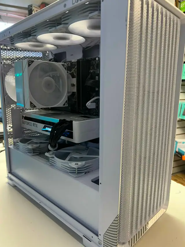 PC GAMING RGB BLANC – RTX 3070 – RYZEN 7 5800X - Photo 6