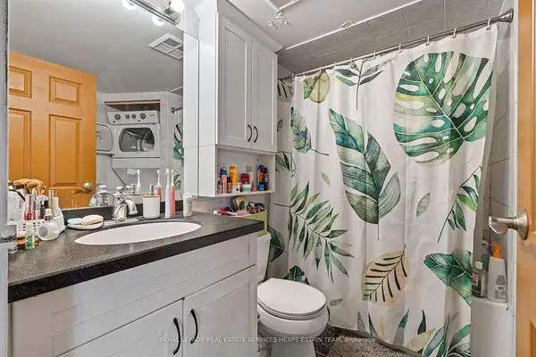 Condo for Lease 1Bed plus 2Den with Parking and Internet Include - Photo 8