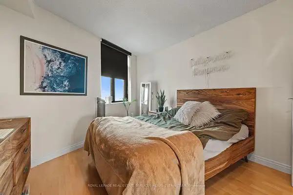 Condo for Lease 1Bed plus 2Den with Parking and Internet Include - Photo 9