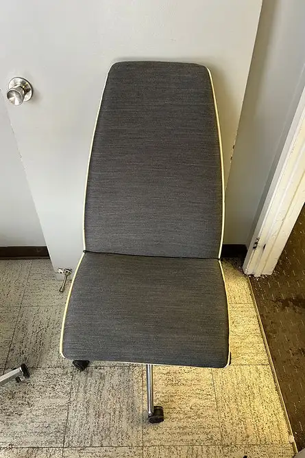 Clamshell High Back Armless Chair!