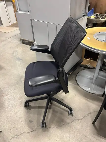 Humanscale Diffrient Smart Task Chair! - Photo 3