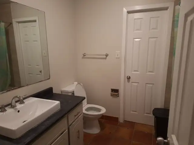 One Room for rent in Waterloo (Nothing Included, Girl Only) - Photo 7