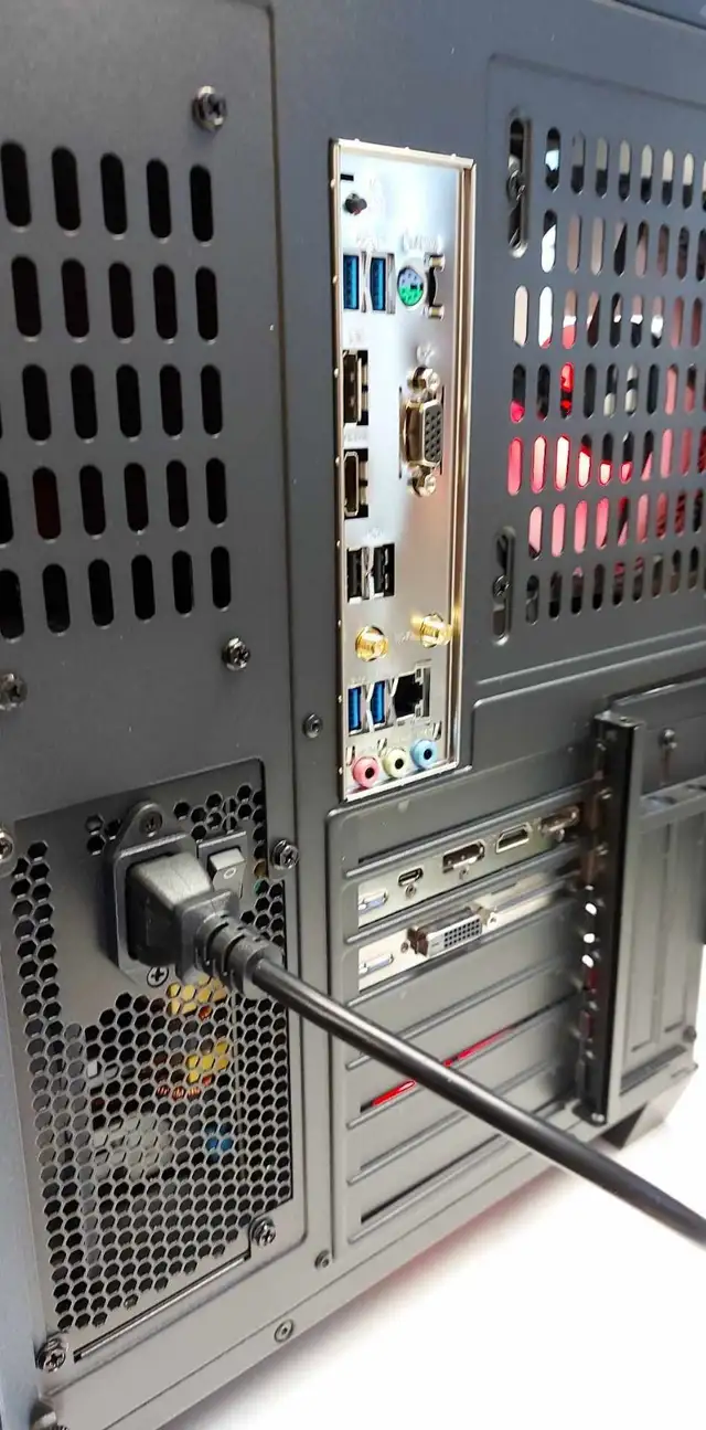 PC GAMING RGB – Ryzen 7 – RTX 3070 – 32GB DDR4 – SAMA V60 - Photo 4