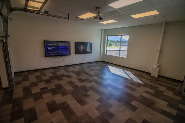 Commercial Office & Studio Space for Rent – Downtown Whitehorse - Photo 2