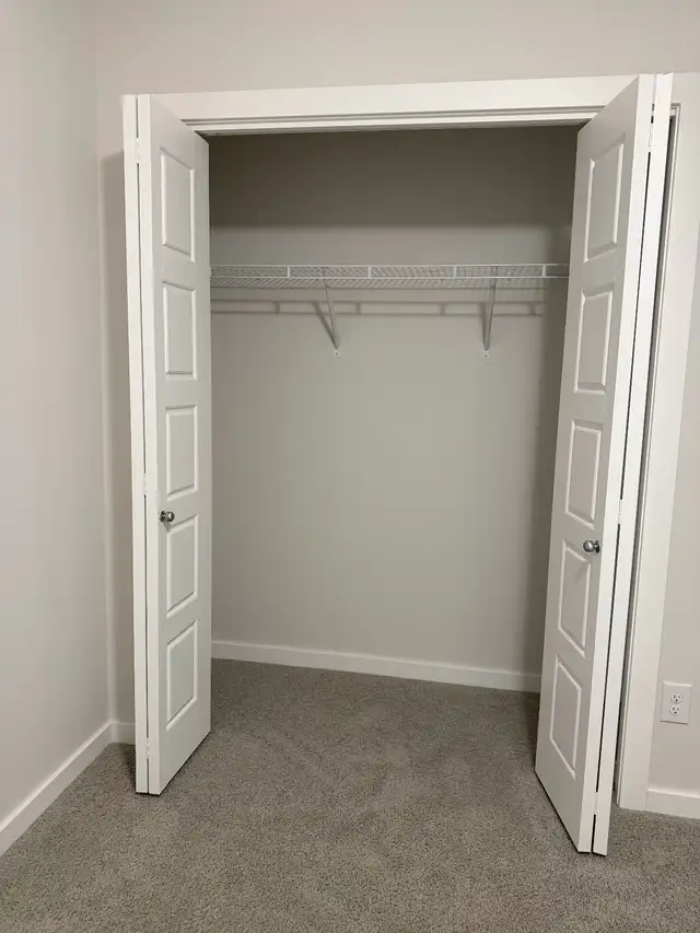 Room for rent - girls only -west St. Paul - Photo 2