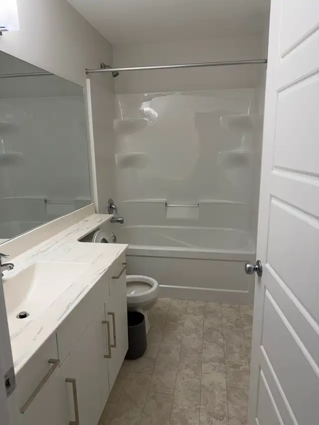 Room for rent - girls only -west St. Paul - Photo 3