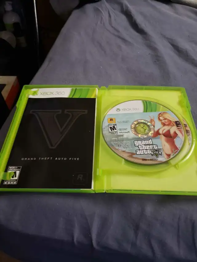 Xbox 360 GTA 5 - Photo 2