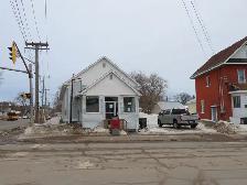 Commercial/Residential zoning presently vacant storefront!