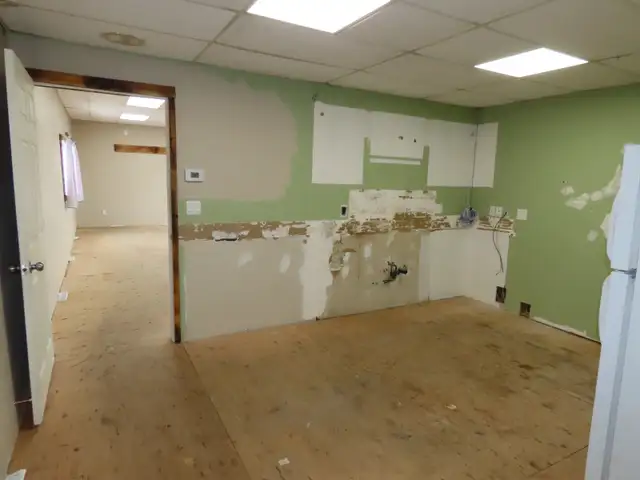 Commercial/Residential zoning presently vacant storefront! - Photo 4