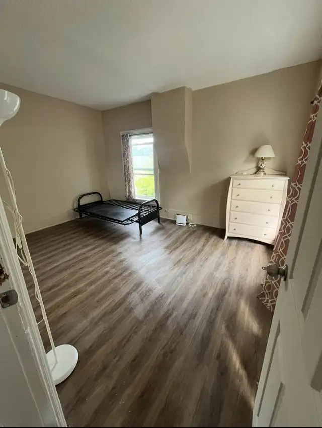 Large Private Room For Rent - Downtown Brantford - Photo 3
