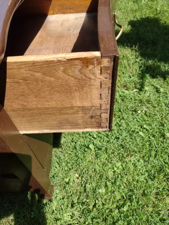3 drawer antique dresser with dovetailed drawers - Photo 5