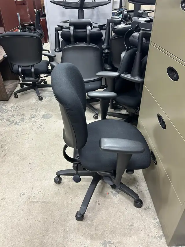 Haworth Improv Task Chair! - Photo 2