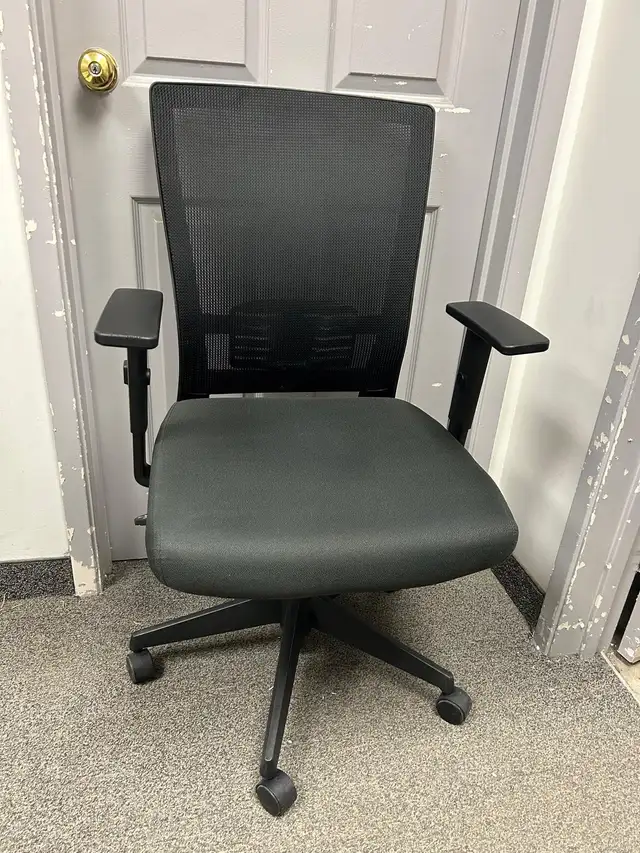 HON Ignition 2.0 Mesh-Back Task Chair!