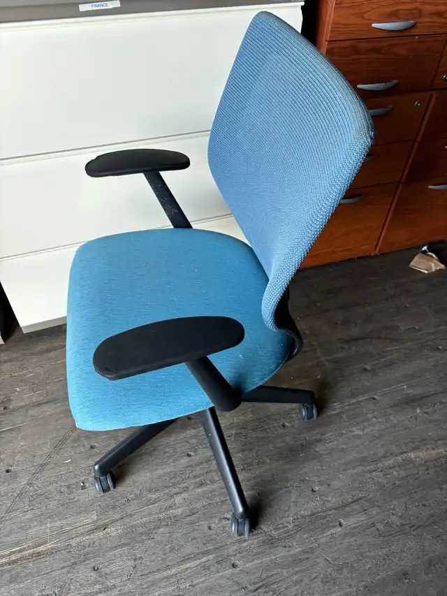 Keilhauer Simple Chair-Guelph! - Photo 2