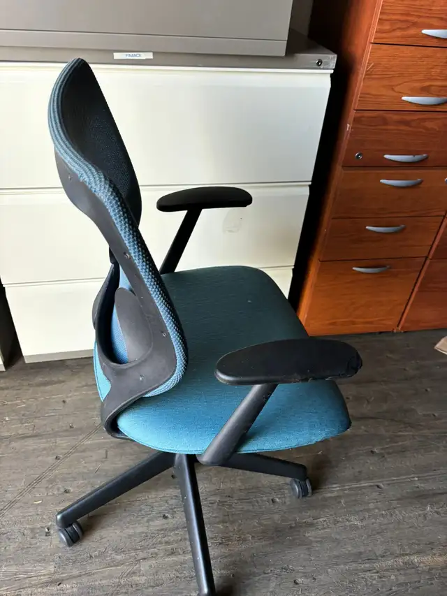 Keilhauer Simple Chair-Guelph! - Photo 3