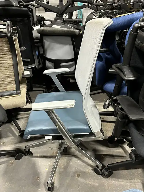 Haworth Very Chair! - Photo 2