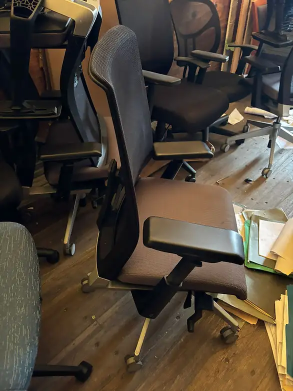 Haworth Very Office Chair! - Photo 3