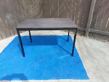 Extendable table with chairs