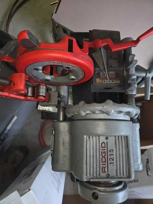 Gas pipe threading machine. - Photo 3