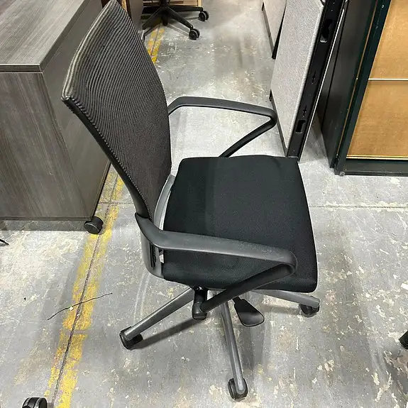 Haworth X99 Office Chair! - Photo 2