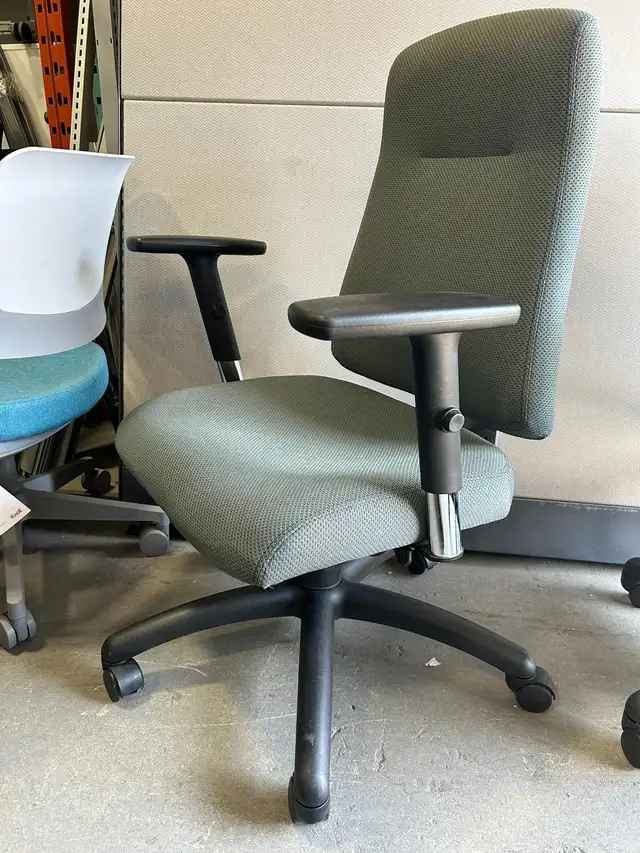 Global Indulge Task Chair 3691-1! - Photo 3