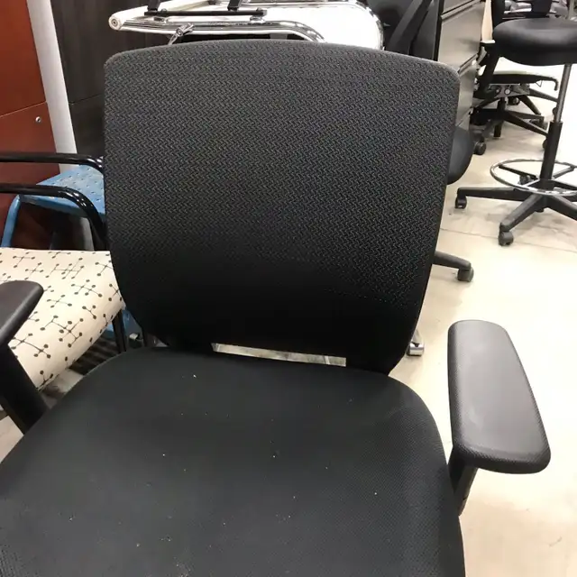 Nightingale VXO Mid-Back Mesh Task Chair! - Photo 2