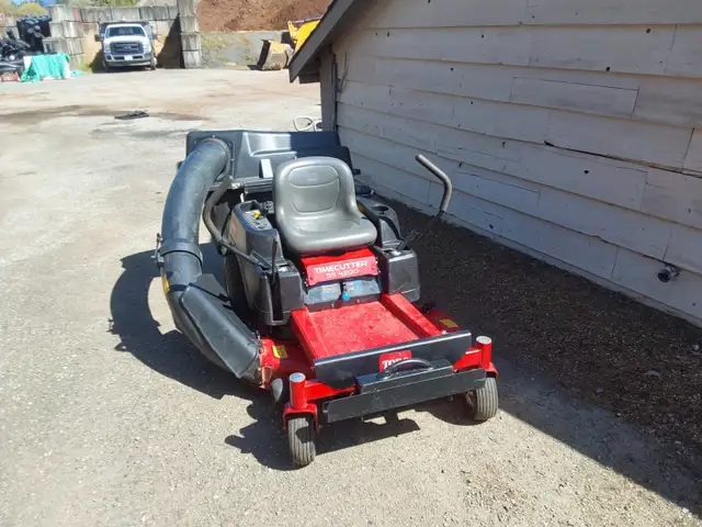 2016 Toro Lawnmower - Photo 2