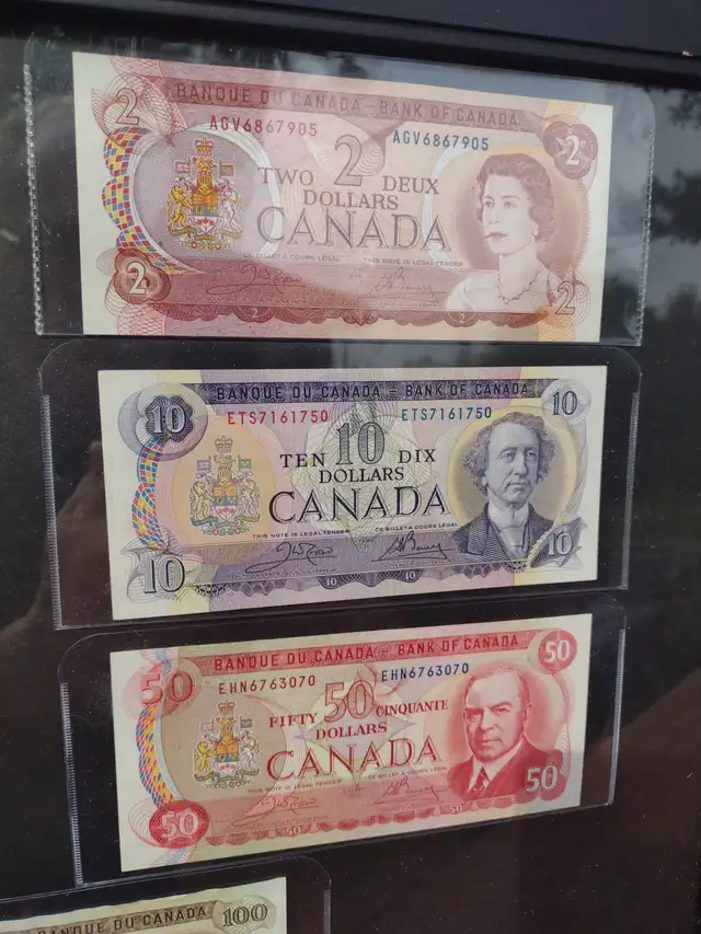 Framed 1969-1975 Canadian multi coloured banknote set $1-$100 - Photo 3