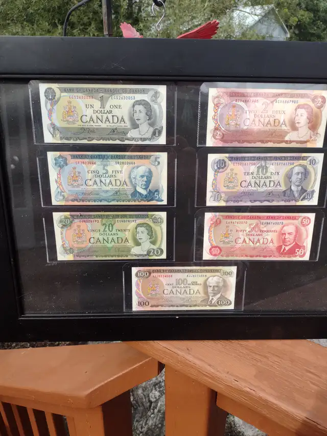 Framed 1969-1975 Canadian multi coloured banknote set $1-$100 - Photo 5