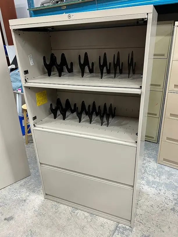 Steelcase 4 Drawer Filing Cabinet! - Photo 3