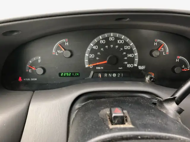 2003 Ford F150 XL - Photo 3