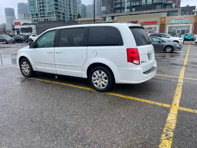 2014  Dodge  Caravan. CERTIFIED