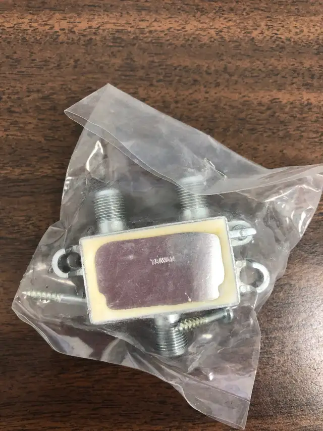 FREE TV CABLE Splitter (Coax) 2-Way, HDCS-24, 5-2050 MHz - Photo 2