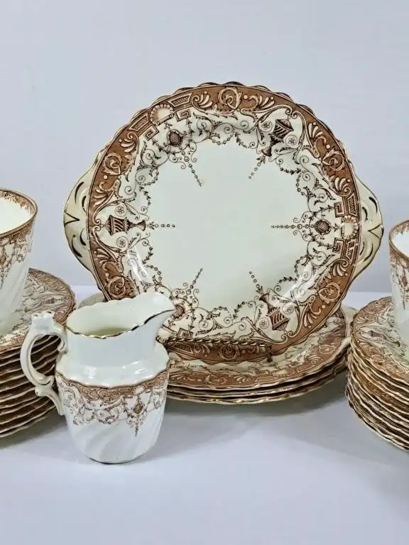 Lovely Antique 'Rena' Fine China - 58pcs - Photo 3