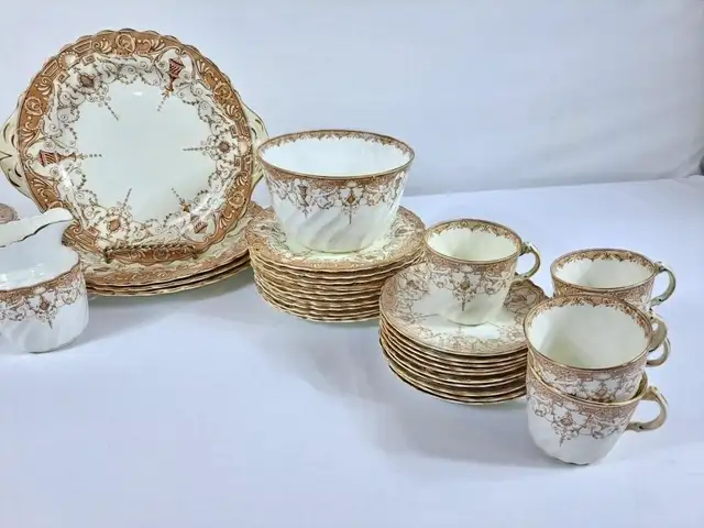 Lovely Antique 'Rena' Fine China - 58pcs - Photo 4